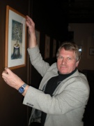 Vido Mačiulio nuotraukoje: LŽS narys, dailininkas karikatūristas Vladimiras Beresniovas savo kūrybos parodoje Kauno žurnalistų namuose